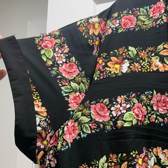 Unique Vintage Floral Dress - Picture 5 of 9